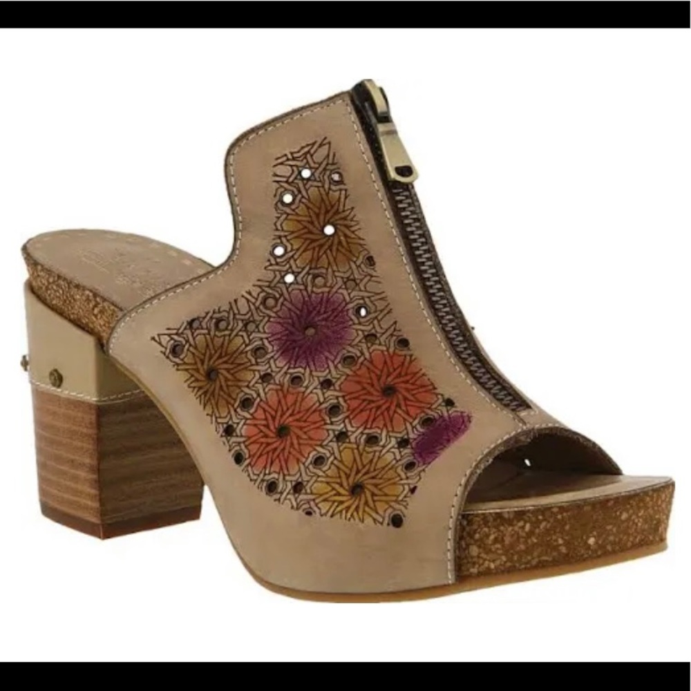 Women's L'Artiste by Spring Step Zippia Slide Shoe and Boot, Light Beige Leather